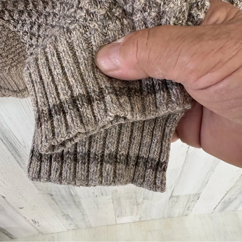 Woolrich Men’s Size Large Made in USA Crew Neck Knit Sweater In Brown